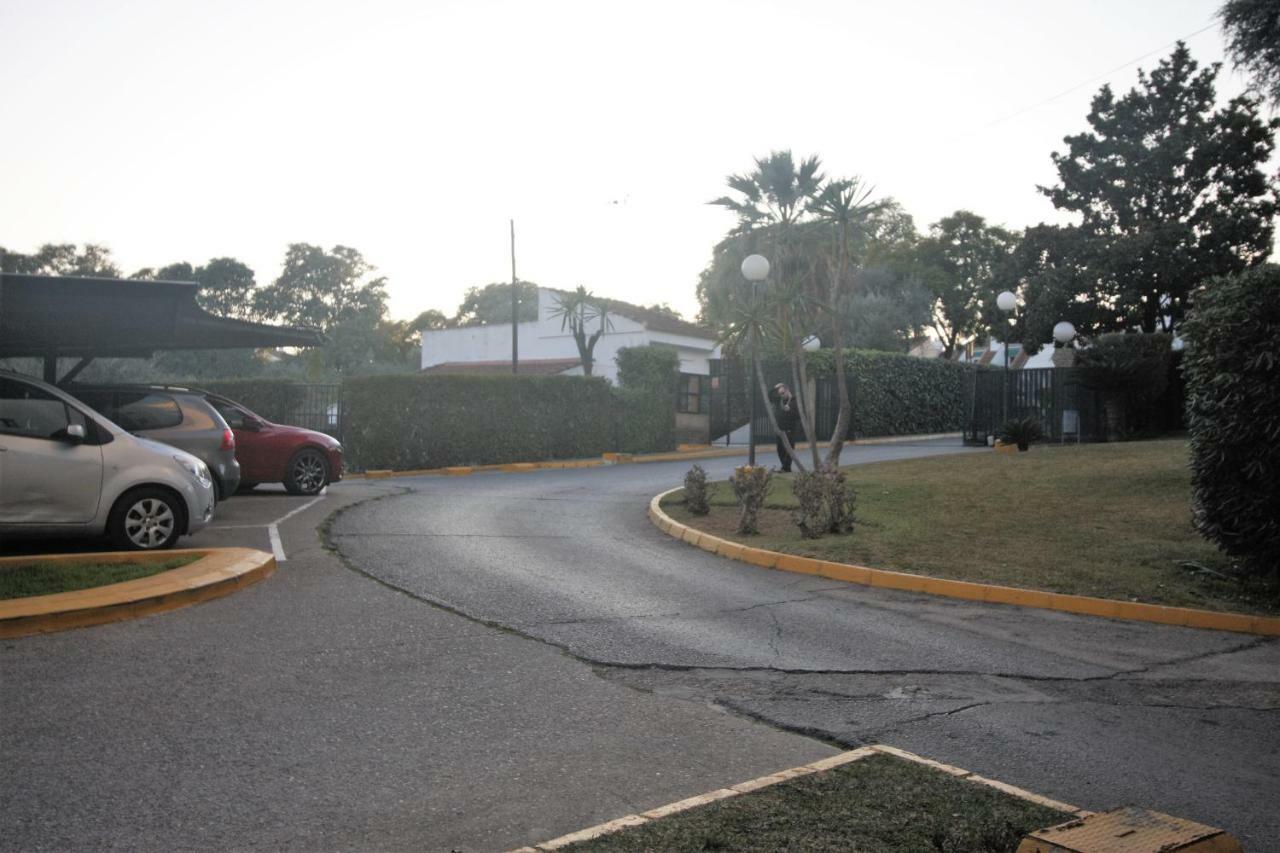 Bonito Apart. Con Parking Y Piscina Mairena del Aljarafe Kültér fotó