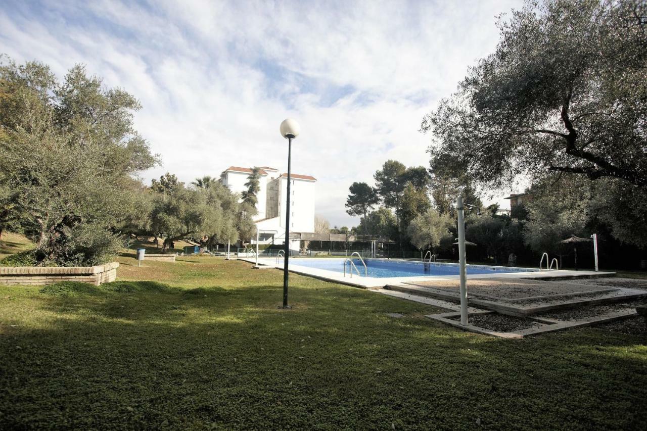 Bonito Apart. Con Parking Y Piscina Mairena del Aljarafe Kültér fotó