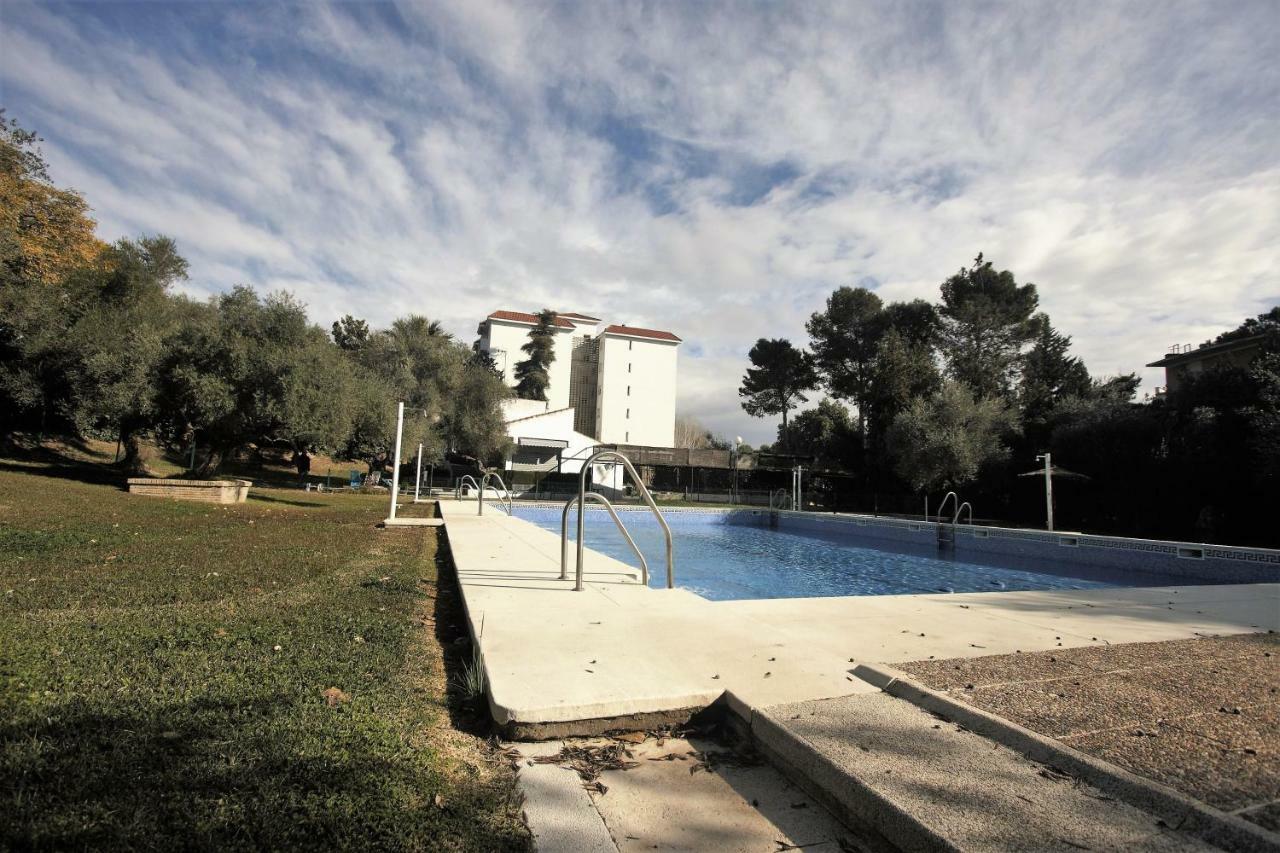 Bonito Apart. Con Parking Y Piscina Mairena del Aljarafe Kültér fotó